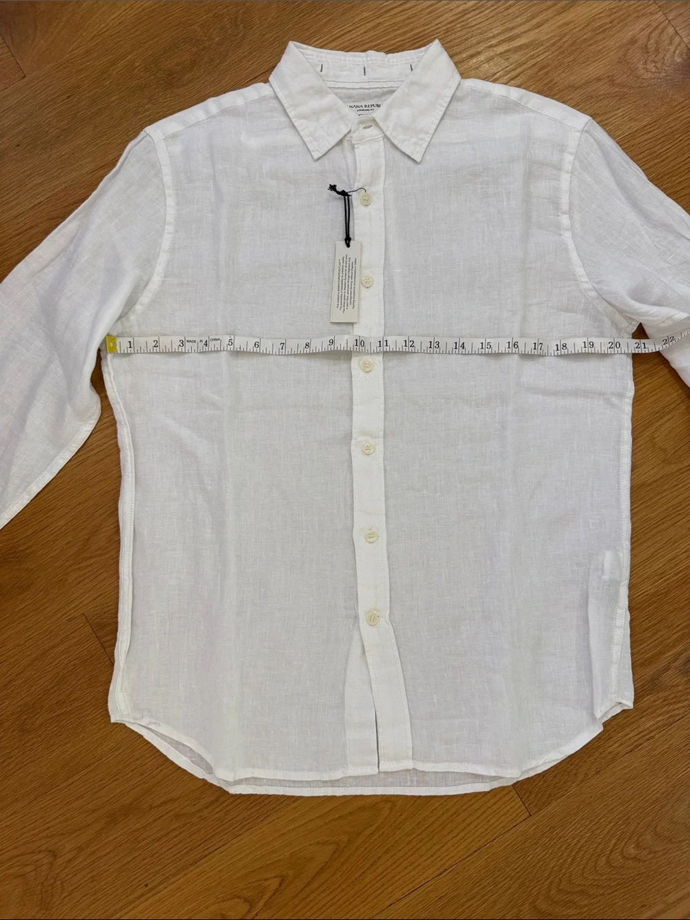 NWT Banana Republic 100% Linen Standard Fit Button Down shirt size S